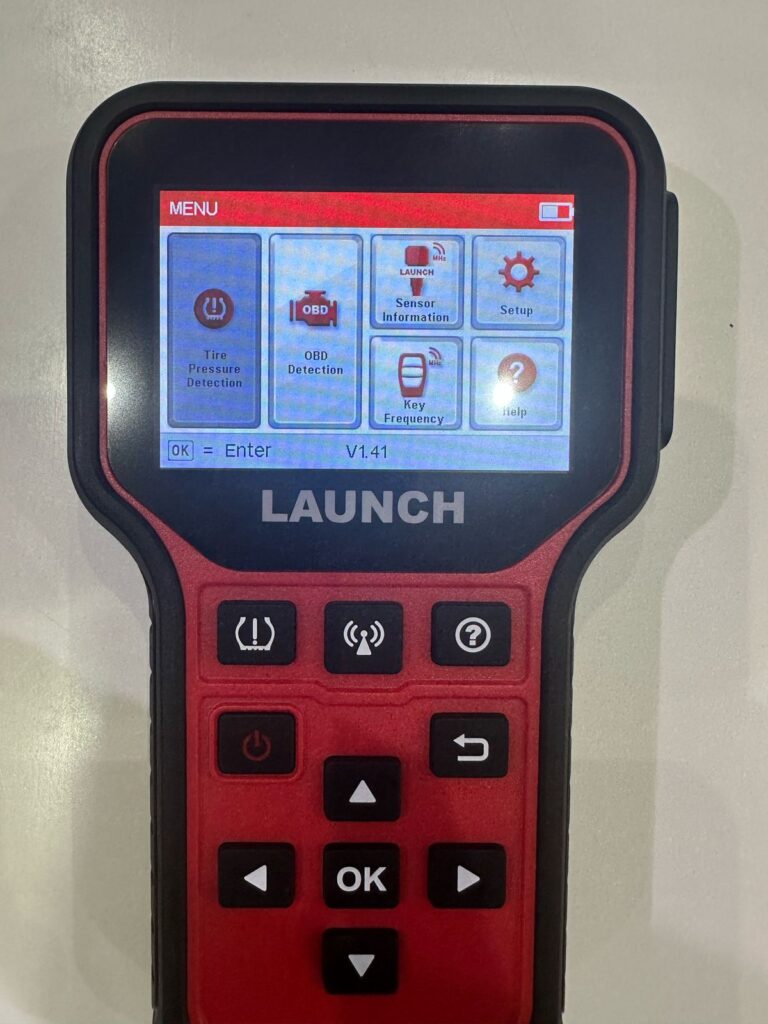 جهاز فحص حساس إطارات السيارات